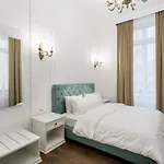 Lahovary Palace ホテル 4*