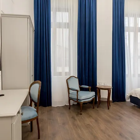 Hotel Lahovary Palace