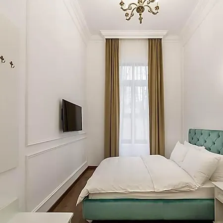 Hotel Lahovary Palace