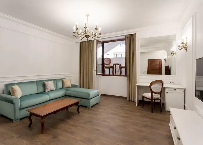 酒店 Lahovary Palace 4*