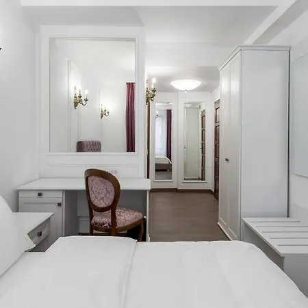 Lahovary Palace Hotel 4*