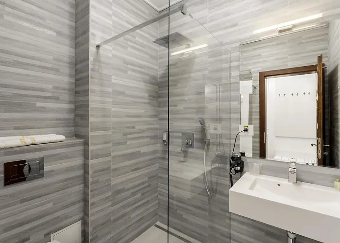 호텔 Lahovary Palace 4*